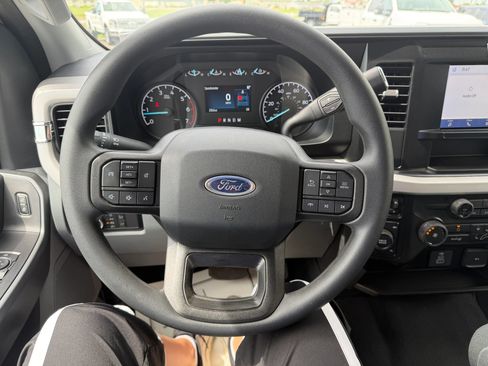 Used 2025 Ford F350 XLT AWD/4WD image 13