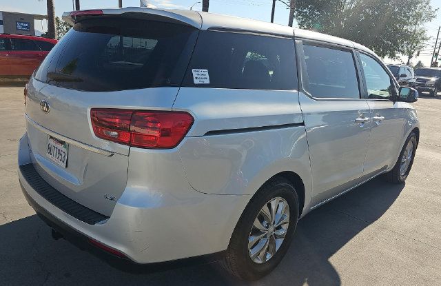 Used 2021 Kia Sedona LX FWD image 4