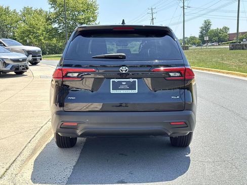 Used 2024 Toyota Grand Highlander AWD image 24