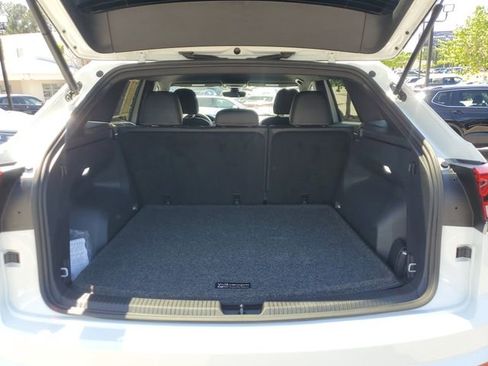 Certified 2025 Volkswagen Atlas Cross Sport SE AWD/4WD image 7