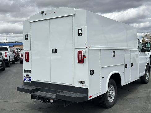 New 2024 Chevrolet Express 3500 w/ Power Convenience Package RWD image 4
