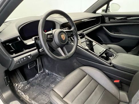 Certified 2024 Porsche Panamera RWD image 4
