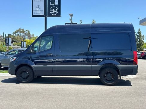 Used 2024 Mercedes-Benz Sprinter 2500 image 6