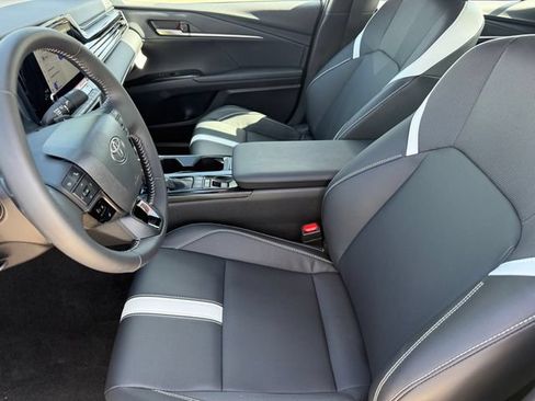 Used 2026 Toyota Camry SE w/ Convenience Package FWD image 12