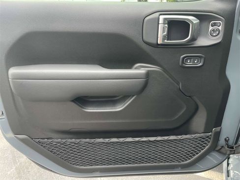 New 2025 Jeep Gladiator Sport image 26