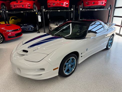 Used 1999 Pontiac Firebird Formula RWD image 2