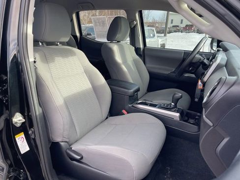 Certified 2018 Toyota Tacoma SR5 image 19