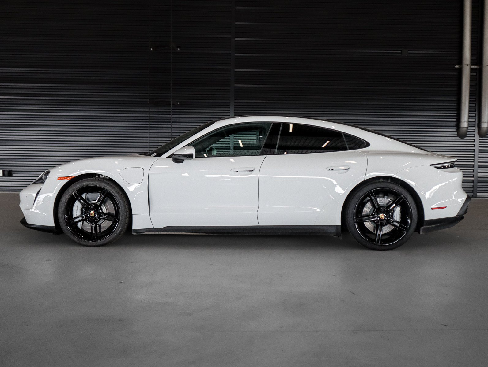 Certified 2024 Porsche Taycan w/ Premium Package RWD image 2