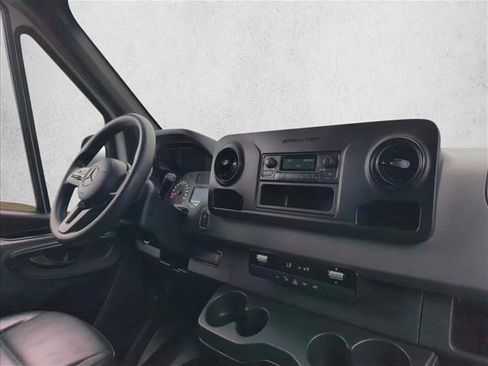 Used 2021 Mercedes-Benz Sprinter 2500 image 19