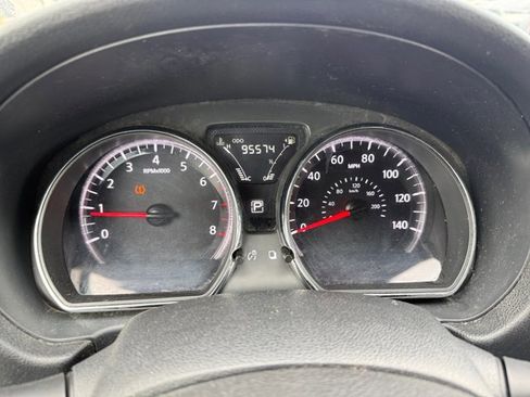 Used 2019 Nissan Versa SV image 9