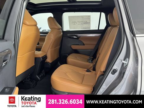 New 2026 Toyota Highlander Platinum AWD/4WD image 6