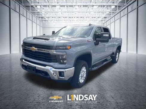 Used 2024 Chevrolet Silverado 2500 LT w/ All Star Edition image 4