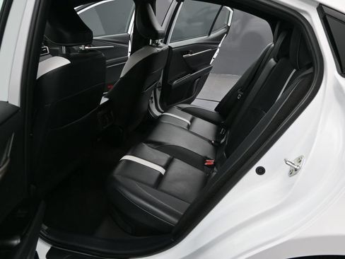 Used 2025 Toyota Camry SE FWD image 11