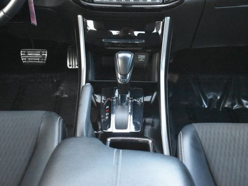 Used 2016 Honda Accord Sport image 29