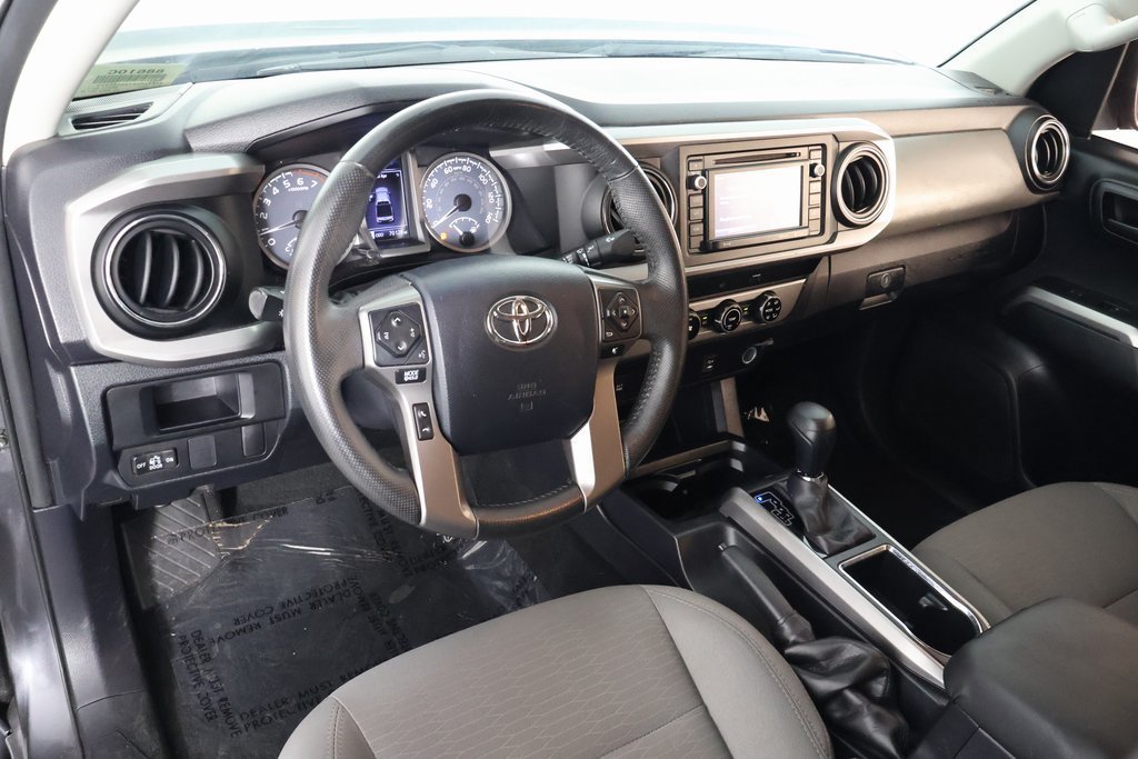 Used 2017 Toyota Tacoma SR5 w/ SR5 Appearance Package (SM) RWD image 7