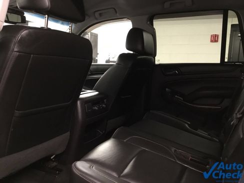 Used 2017 GMC Yukon SLT AWD/4WD image 35