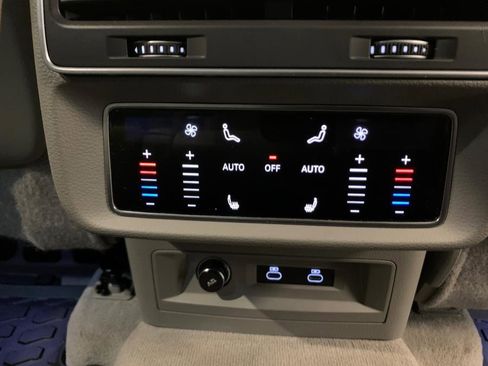 Used 2022 Audi Q7 3.0T Premium Plus w/ Premium Plus Package AWD/4WD image 55