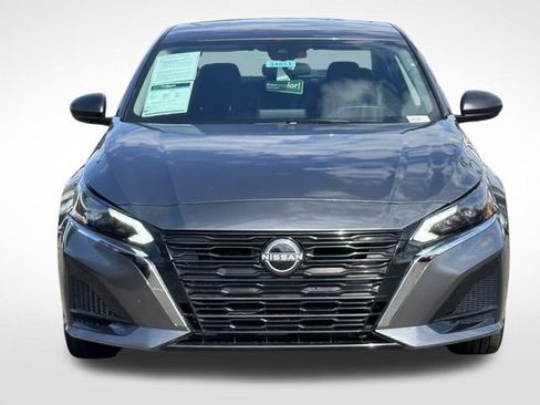 Used 2025 Nissan Altima 2.5 SV image 2