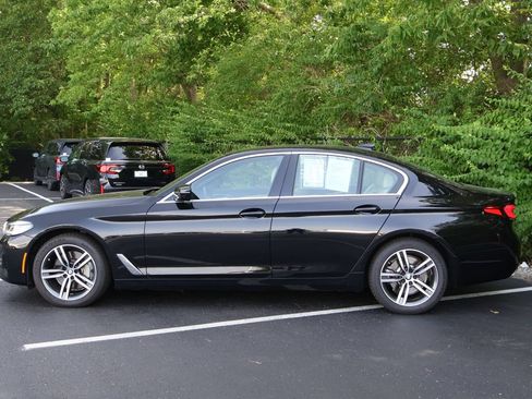 Used 2023 BMW 530i w/ Premium Package RWD image 4
