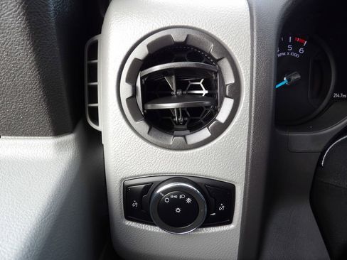 Used 2024 Ford E-350 and Econoline 350 Super Duty w/ Driver's Safety Package RWD image 18