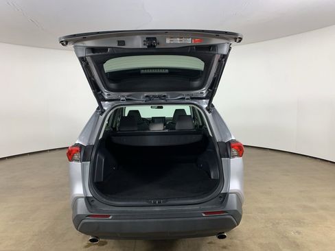 Used 2022 Toyota RAV4 XLE w/ Convenience Package image 12