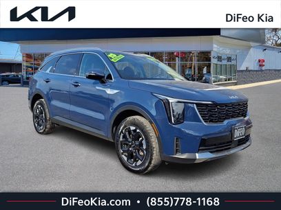 Certified 2025 Kia Sorento S w/ Panoramic Sunroof Package