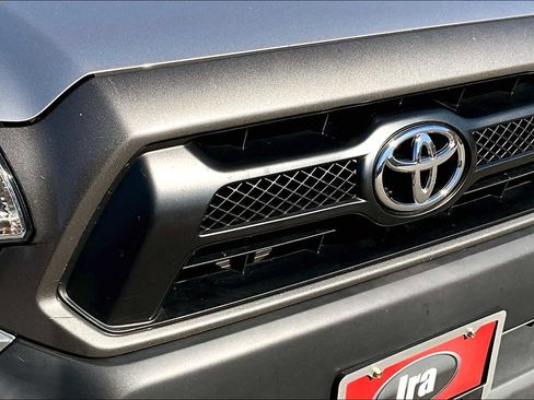 Used 2015 Toyota Tacoma 2WD Access Cab image 29