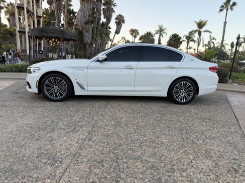 Used 2018 BMW 530e RWD image 2