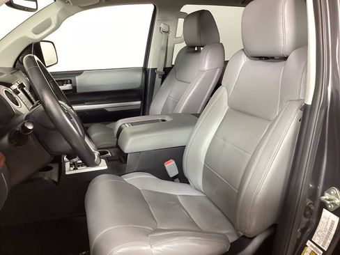 Used 2014 Toyota Tundra Limited w/ Limited Premium Package AWD/4WD image 10