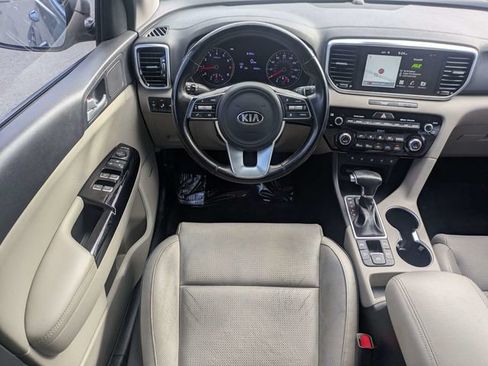 Used 2022 Kia Sportage EX w/ EX Technology Package FWD image 17