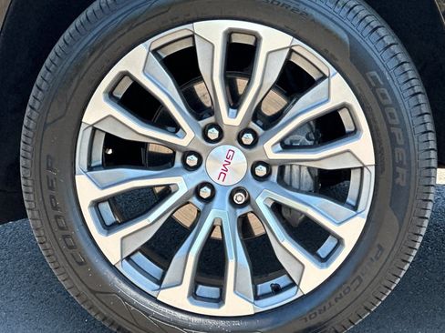 Used 2021 GMC Yukon Denali w/ Denali Premium Package AWD/4WD image 34