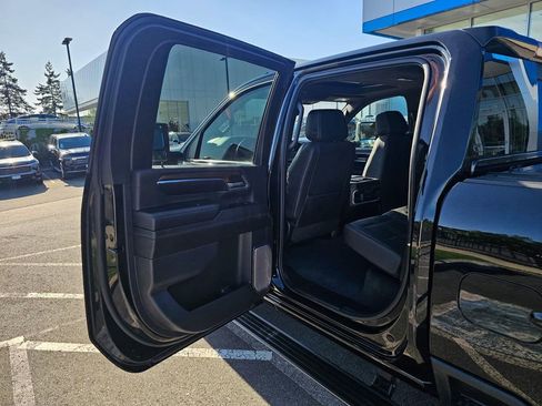 Used 2024 Chevrolet Silverado 2500 High Country w/ High Country Premium Package AWD/4WD image 16