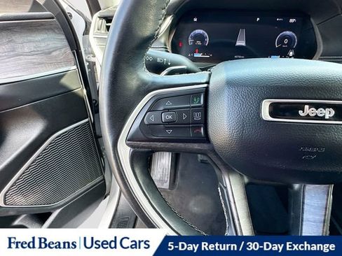 Used 2022 Jeep Grand Cherokee L Limited AWD/4WD image 37