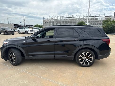 Used 2022 Ford Explorer ST-Line w/ Class IV Trailer Tow Package RWD image 3
