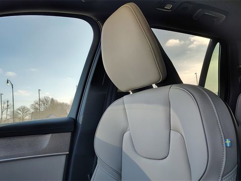 New 2026 Volvo XC90 B6 Plus image 24