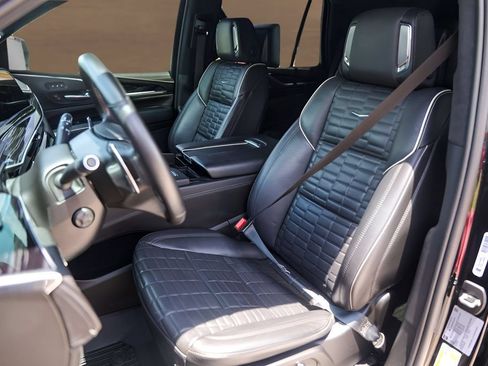 Certified 2023 Cadillac Escalade V AWD/4WD image 7