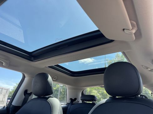 Used 2020 MINI Cooper 2-Door Hardtop image 32