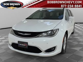 Used 2018 Chrysler Pacifica Touring-L w/ Advanced Safetytec Group FWD video 1