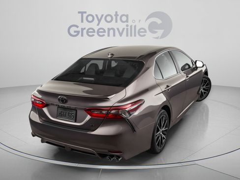 Used 2023 Toyota Camry SE w/ Audio Upgrade Package FWD image 5