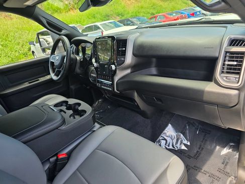 New 2026 RAM 3500 Tradesman AWD/4WD image 27