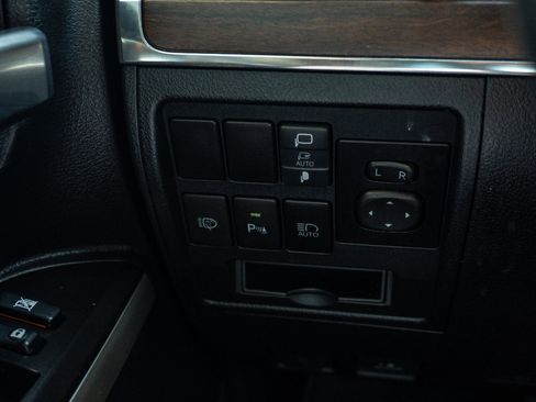 Used 2020 Toyota Land Cruiser AWD/4WD image 28