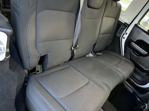 Used 2021 Jeep Wrangler Unlimited Sport image 27