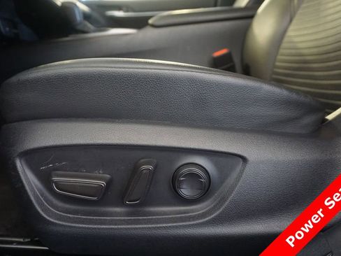 Used 2024 Toyota Camry SE FWD image 6
