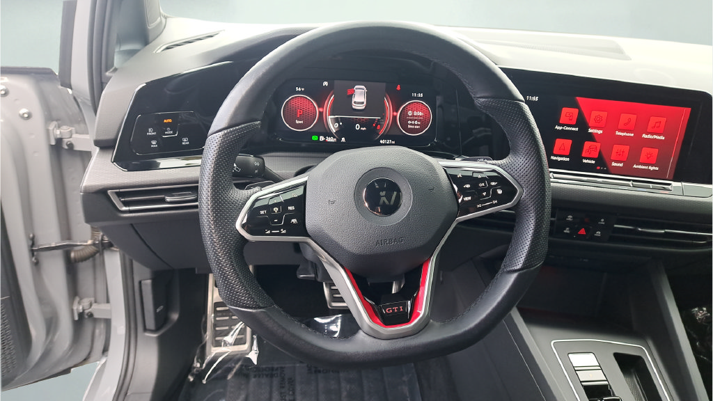 Used 2022 Volkswagen GTI SE FWD image 18