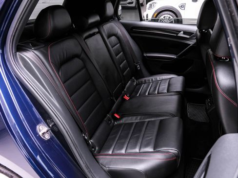Used 2017 Volkswagen GTI SE image 36