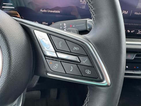 Used 2025 Buick Envision Preferred AWD/4WD image 19