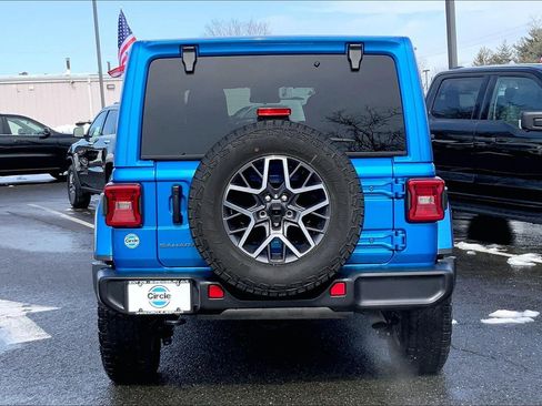 Certified 2025 Jeep Wrangler Sahara image 4