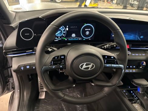 New 2026 Hyundai Elantra Sport FWD image 24