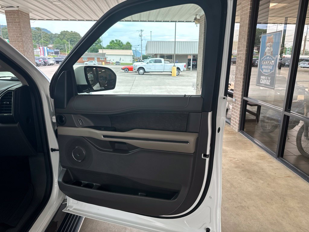 Used 2021 Ford Expedition Max Limited AWD/4WD image 24