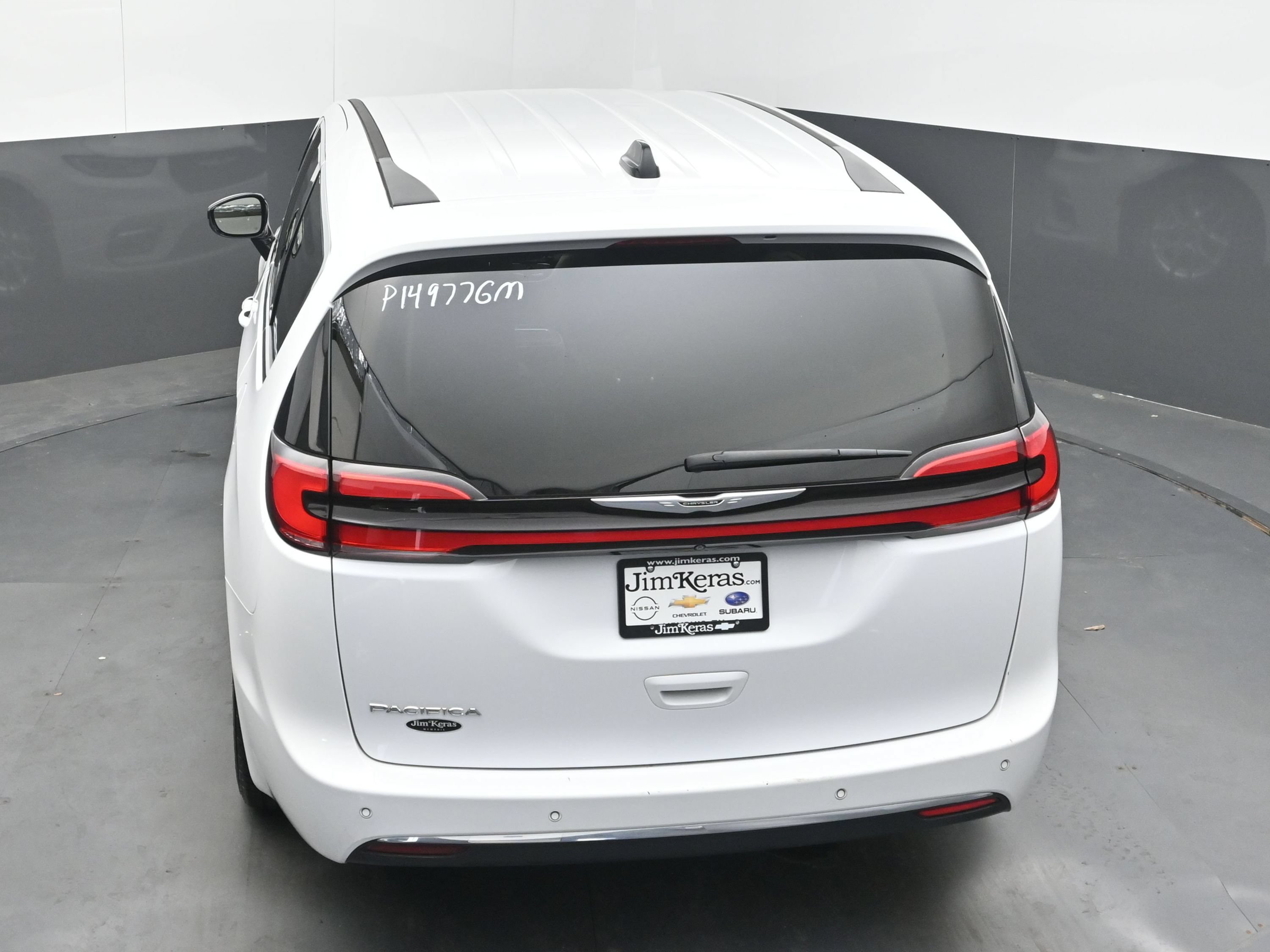 Used 2024 Chrysler Pacifica Touring-L FWD image 39